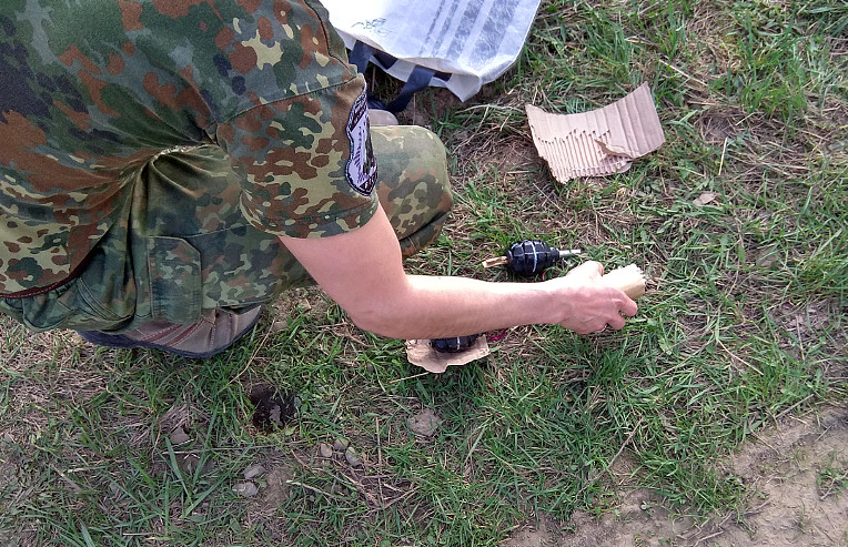 Дві гранати знайшли у Сторожинці (ФОТО)